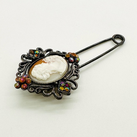Rhinestone Cameo Safety Pin Brooch - Picture 7 of 12